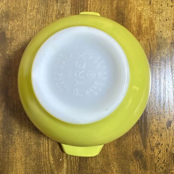 Pyrex Verde Green Cinderella Nesting Mixing Bowls Set of 3 Bowls 441, 443, 444 - Picture 2 of 12